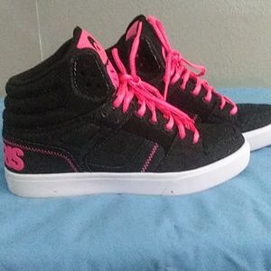 Women's skater shoes